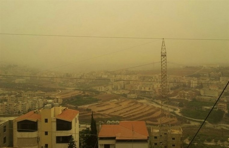 Sandstorm engulfs Lebanon